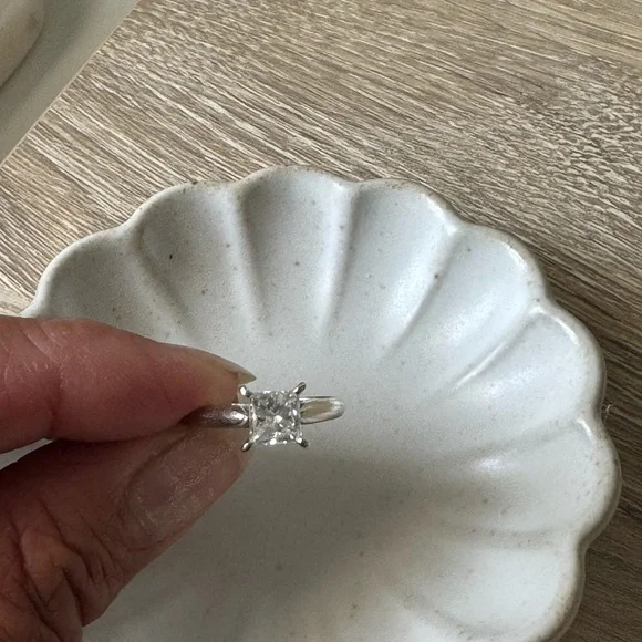 14K White Gold Diamond Wedding Ring - Engagement Ring - Picture 5 of 12